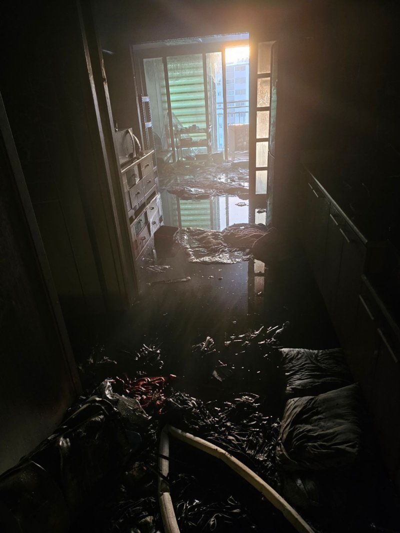 강원 철원 동송읍 이평리 아파트 화재 현장.(뉴스1 DB)