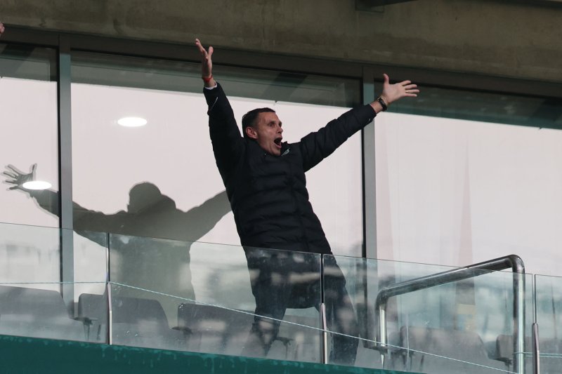 [서울=뉴시스] 권창회 기자 = 거스 포옛 전북 현대 감독이 6일 오후 서울 마포구 서울월드컵경기장에서 열린 광주FC와 전북현대의 2025 하나은행 코리아컵 결승전에서 2대 1로 승리하자 포효하고 있다. 2025.12.06. kch0523@newsis.com