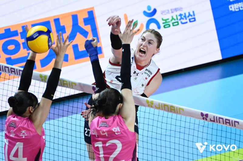 [서울=뉴시스] 여자 프로배구 현대건설의 카리. (사진 = KOVO 제공) *재판매 및 DB 금지