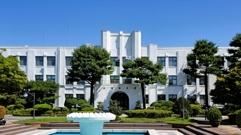 옛 경기중·고등학교였던 정독도서관 (출처: EllalineSeoul, 2025, CC0, via Wikimedia Commons)