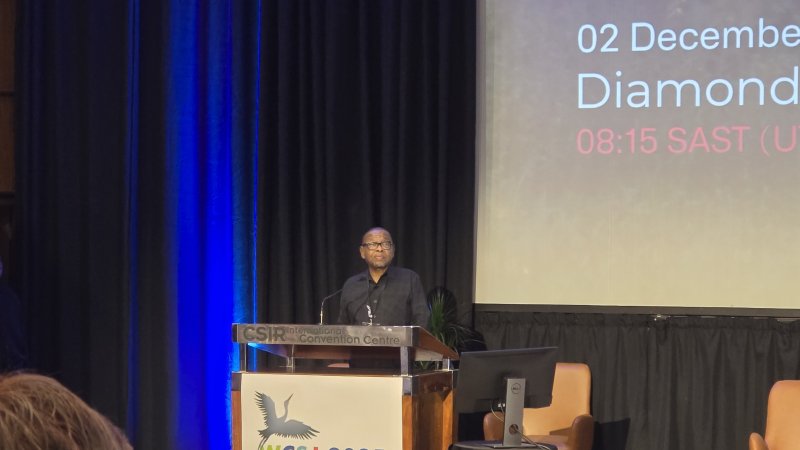 2일 블레이드 은지만데 남아프리카 공화국 과학기술혁신부 장관이 제 13회 세계과학기자대회에 참석 후 개회사를 진행하는 모습./한국과학기자협회 공동취재단