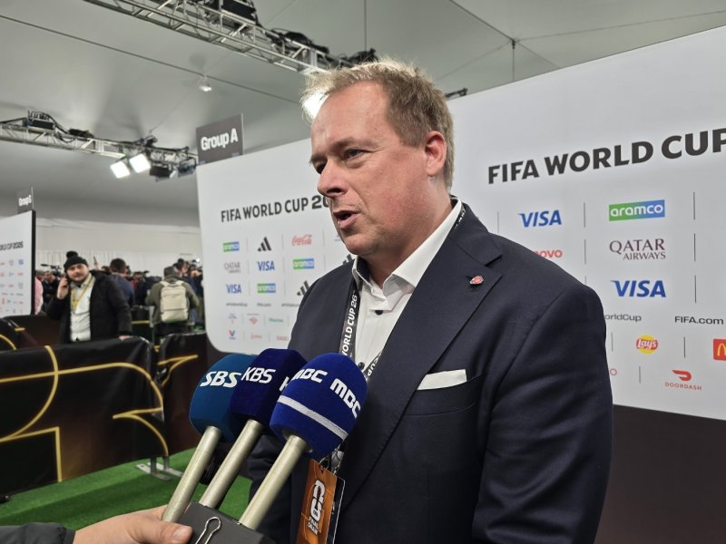 아기레 멕시코 감독 "한국전 아주 힘들 것…이강인 내 아들과 같아"