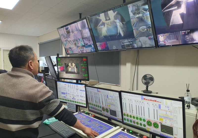 'AI기반 콘크리트 품질예측 및 생산자동화' 기술 적용 모니터링 화면. 포스코이앤씨 제공