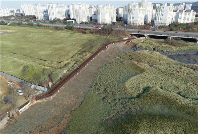 인천시는 소래습지생태공원으로 이어지는 우회통행로 조성공사를 마치고 시민에게 개방했다. 인천시 제공.