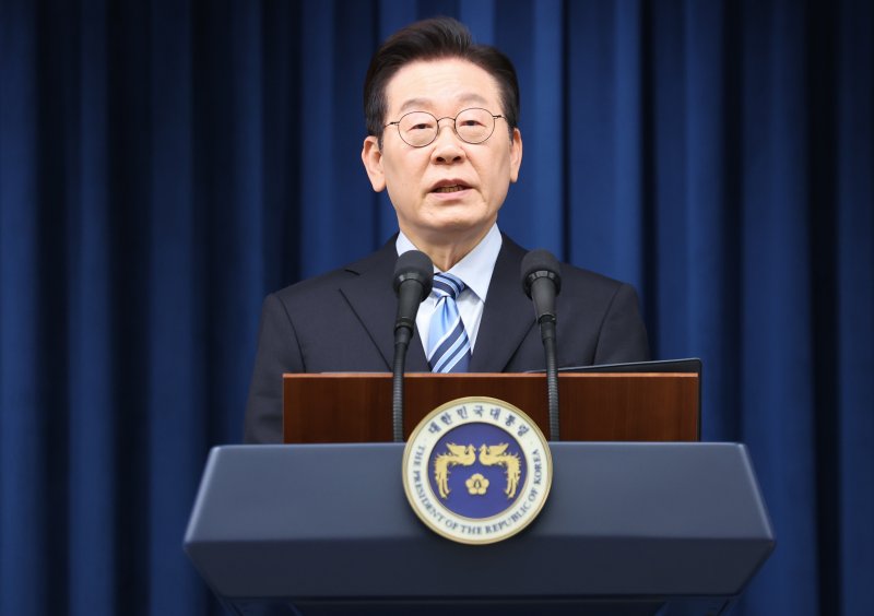 이재명 대통령이 11월 14일 서울 용산 대통령실 청사에서 한·미 팩트시트 타결 결과를 발표하고 있다. 2025.11.14/뉴스1 ⓒ News1 허경 기자