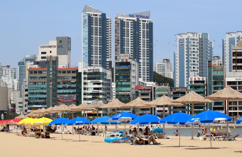 지난 7월 광안리해수욕장 모습ⓒ News1 윤일지 기자