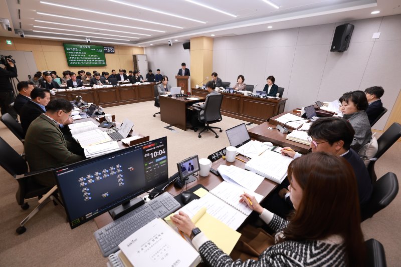 충북도의회 제430회 정례회 산업경제위원회 3차 회의. (사진=충북도의회 제공) *재판매 및 DB 금지