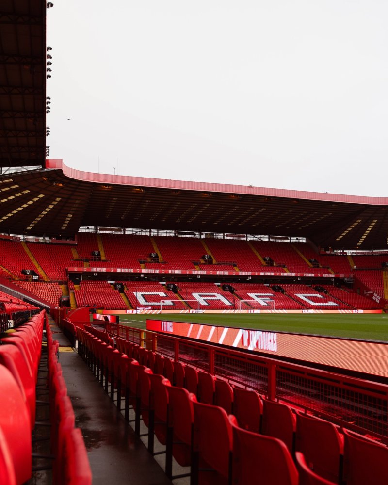 잉글랜드 챔피언십 찰턴과 포츠머스 경기 도중 관중이 사망했다. (찰턴 페이스북 캡처)