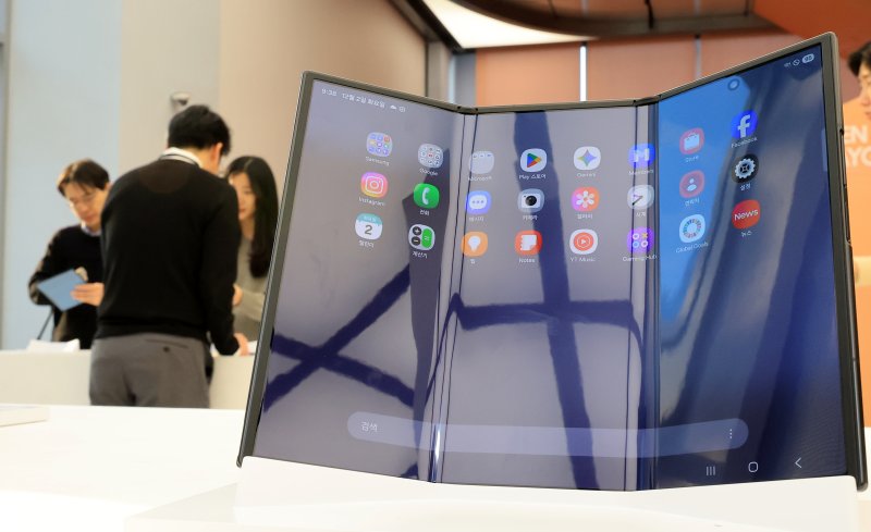 삼성전자 갤럭시Z 트라이폴드 2025.12.2/뉴스1 ⓒ News1 이호윤 기자