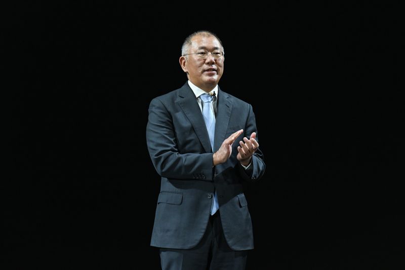 정의선 현대자동차그룹 회장이 지난 5일 경기도 용인에서 열린 '기아 80주년 기념 행사'에서 발표하고 있다. 현대차그룹 제공.