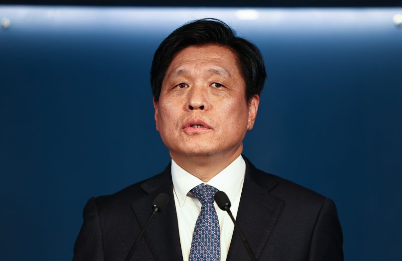 [서울=뉴시스] 김명년 기자 = 조승래 더불어민주당 사무총장이 7일 서울 여의도 더불어민주당 중앙당사에서 기자간담회를 하고 있다. 2025.12.07. kmn@newsis.com