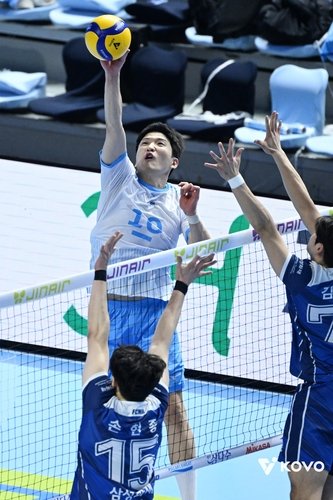 빈 곳을 노리는 정지석 (출처=연합뉴스)