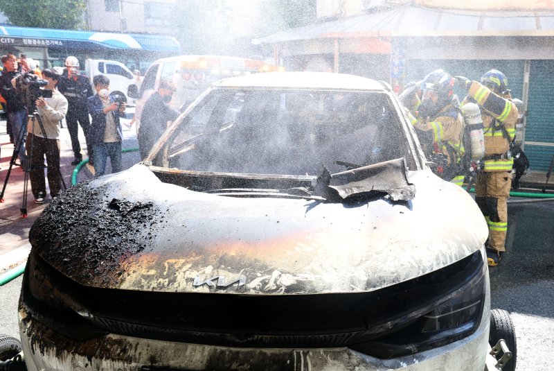 충전 중 화재가 발생한 전기차. 연합뉴스