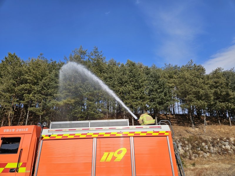 강원도소방본부, 영서권 소방력 동해안 이동 배치.(강원도소방본부 제공, 재판매 및 DB 금지) 2025.12.7/뉴스1