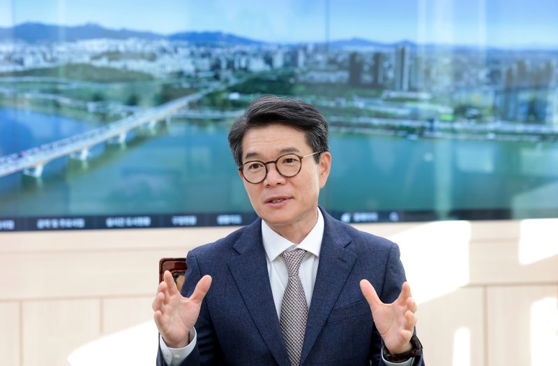 정원오 성동구청장이 14일 서울 성동구청에서 뉴스1과 인터뷰를 하고 있다. ⓒ News1 권현진 기자