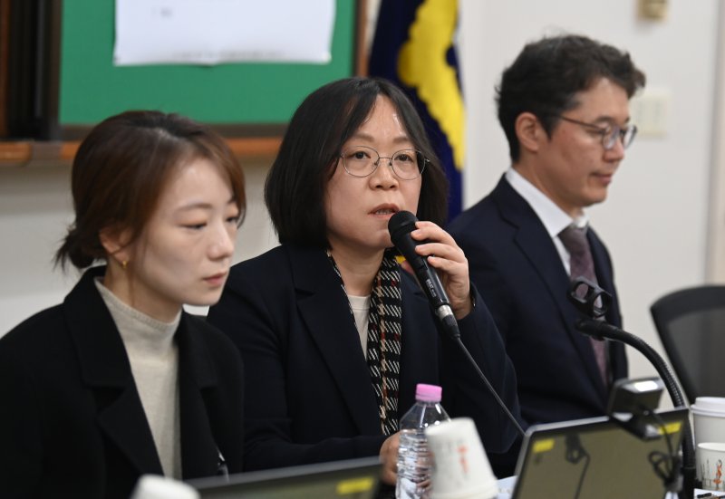 [고양=뉴시스] 김근수 기자 = 김예영 전국법관대표회의 의장이 8일 오전 경기 고양시 일산 사법연수원에서 열린 전국법관대표회의에서 발언하고 있다. (공동취재) 2025.12.08. photo@newsis.com