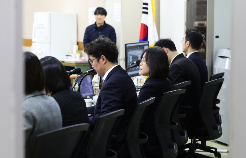 [고양=뉴시스] 김근수 기자 = 김예영 전국법관대표회의 의장이 8일 오전 경기 고양시 일산 사법연수원에서 열린 전국법관대표회의에서 개회 선언을 하고 있다. (공동취재) 2025.12.08. photo@newsis.com