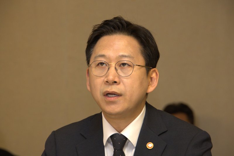 [서울=뉴시스] 김명원 기자 = 배경훈 과기부총리 겸 과학기술정보통신부 장관. (공동취재) 2025.11.30. photo@newsis.com