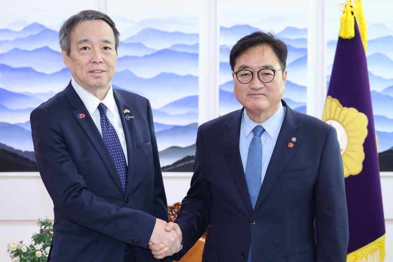우원식 국회의장이 8일 서울 여의도 국회에서 미즈시마 코이치 주한일본대사를 접견하고 있다. 2025.12.8/뉴스1 ⓒ News1 신웅수 기자