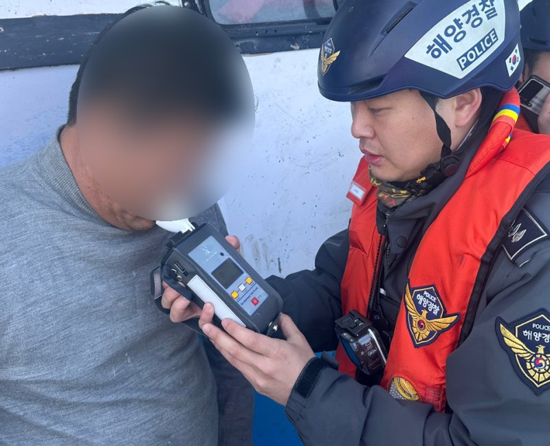 해상 음주단속하는 목포해경. (목포해경 제공. 재판매 및 DB 금지)