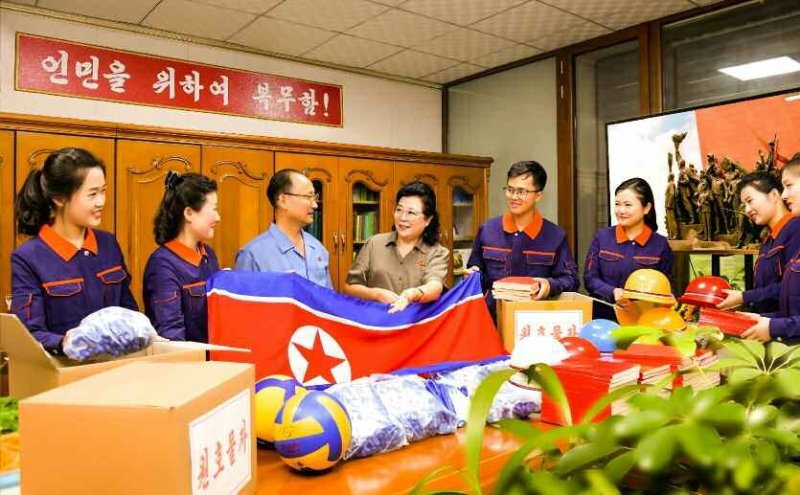 (평양 노동신문=뉴스1) = 북한 노동당 기관지 노동신문은 8일 "온 나라가 화목한 하나의 대가정"이라며 "이는 노동당의 품, 사회주의 우리 조국에만 있는 현실"이라고 선전했다. [국내에서만 사용가능. 재배포 금지. DB 금지. For Use Only in the Republic of Korea. Redistribution Prohibited] rodongphoto@news1.kr