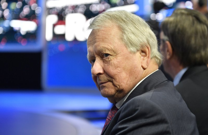 [프랑크프루트=AP/뉴시스] 볼프강 포르셰가 프랑크푸르트에서 열린 국제 프랑크푸르트 모터쇼(IAA)에서 폭스바겐 프레젠테이션을 지켜보고 있다. *기사 본문과는 무관한 사진. 2017.09.12.