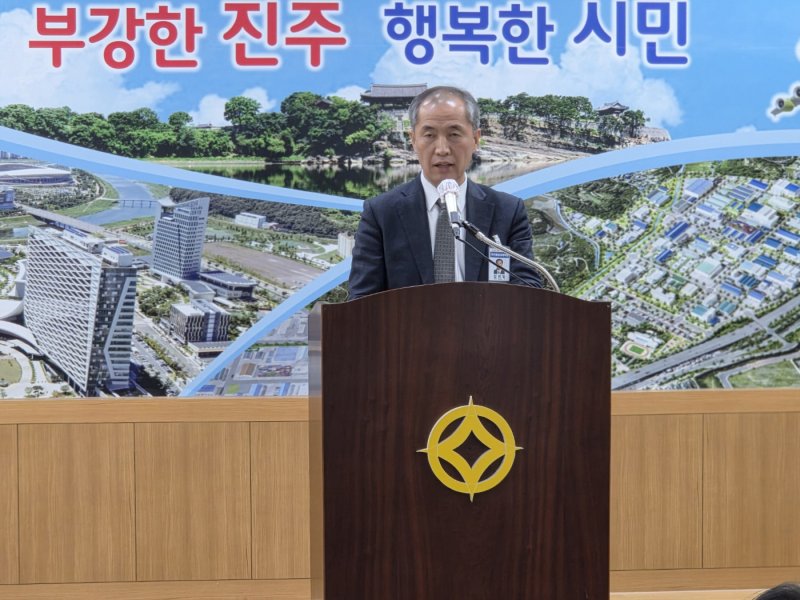 [진주=뉴시스]진주시 김성일 우주항공국장.(사진=진주시 제공).2025.12.08.photo@newsis.com *재판매 및 DB 금지