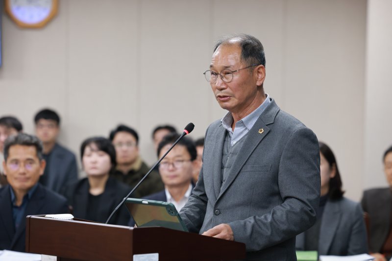 전남도의회 이규현 의원이 조례안에 대한 제안설명을 하고 있다.(전남도의회 제공, 재판매 및 DB금지)/뉴스1