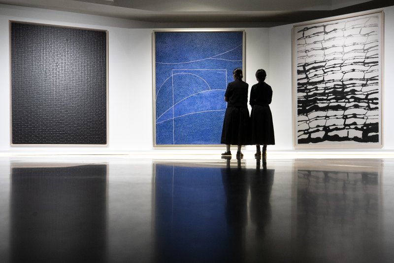 12일 서울 종로구 석파정 서울미술관에서 열린 소장품전 '나는 잘 지내고 있습니다' 전시에 김환기 화백 등의 작품들이 전시돼 있다. (사진은 기사 내용과 무관함) 2024.6.12/뉴스1 ⓒ News1 이승배 기자