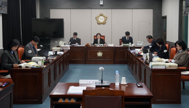 8일 태백시의회 위원회실에서 열린 태백시의회 제288회 정례회 예결특위.(사진=태백시의회 제공) *재판매 및 DB 금지