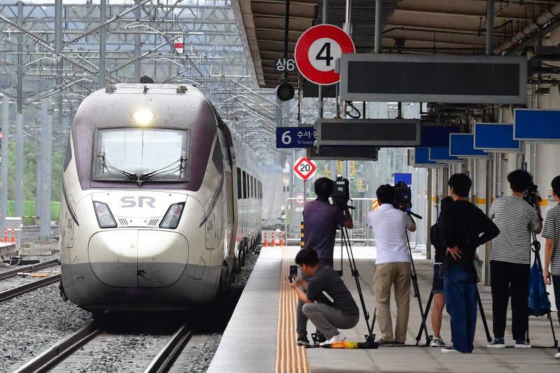 경북 포항역 플랫폼에서의 수서행 SRT고속열차 모습. ..2023.9.1/뉴스1 ⓒ News1 최창호 기자