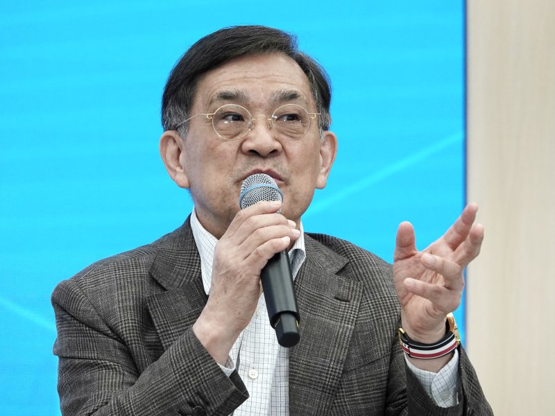 "모범생 전략 벗어나 남이 안하는 것 찾자"