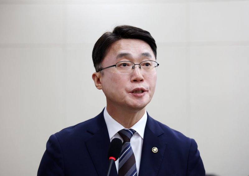 [서울=뉴시스] 김명년 기자 = 류제명 과학기술정보통신부 제2차관이 7일 오전 서울 여의도 국회에서 열린 과학기술정보방송통신위원회 전체회의에서 제안설명하고 있다. 2025.11.07. kmn@newsis.com