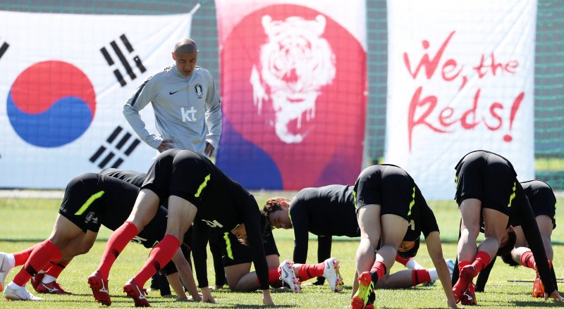 본선을 효율적으로 준비할 수 있는 베이스캠프 마련을 비롯해 여러가지 준비를 철저하게 해야한다. 사진은 2018 러시아 월드컵 당시 베이크캠프에서의 훈련 모습. ⓒ News1 오대일 기자