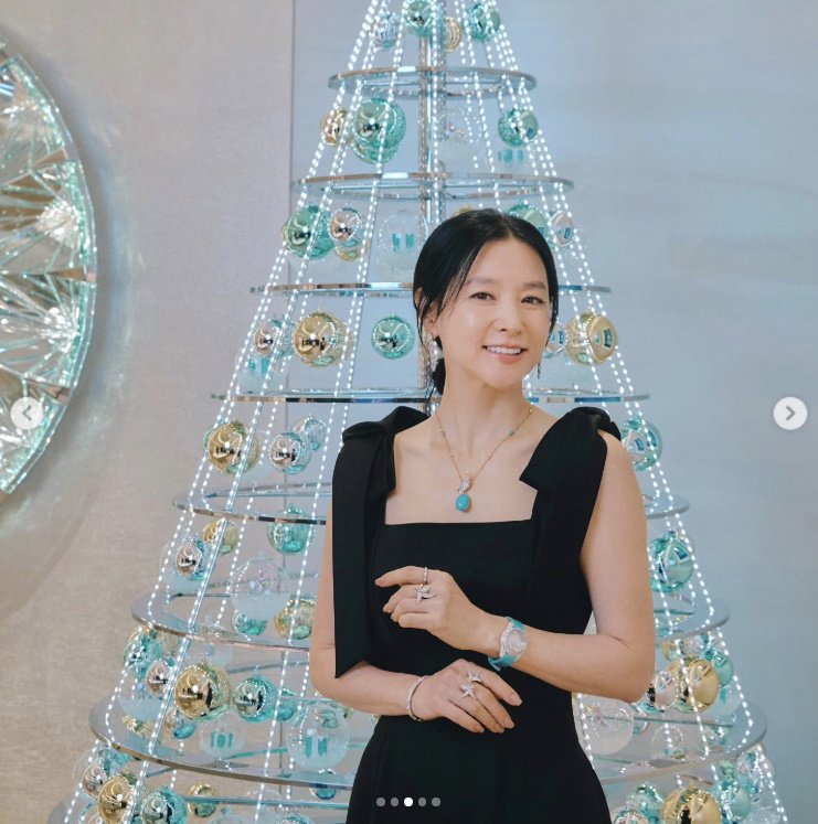 '54세' 이영애, 여전히 산소 같은 미모…보석보다 빛나는 백옥 피부