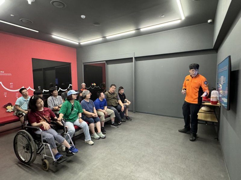 취약계층 이론교육(충북소방본부 제공. 재판매 및 DB금지)./뉴스1