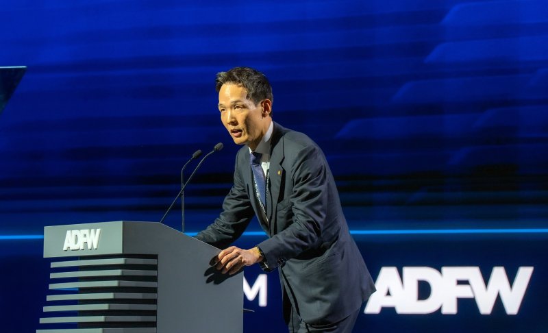 김동원 한화생명 최고글로벌책임자(CGO) 사장이 8일 ADFW 2025의 글로벌 마켓 서밋 현장에서 개회사를 발표하고 있다./사진제공=한화생명
