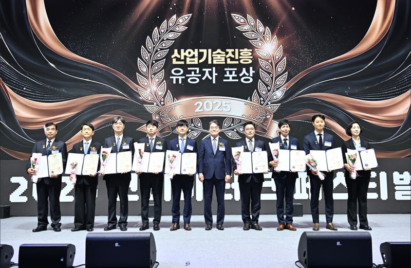 포인트테크놀로지 박진호 대표, ‘AI 컴퓨팅 성능 혁신’ 공로로 국무총리 표창 수상