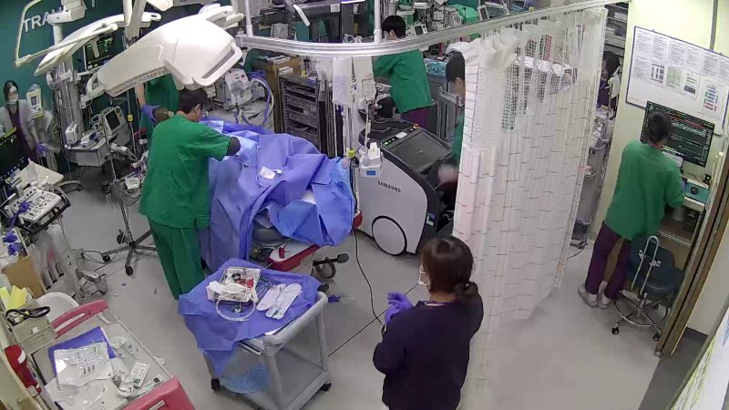 교통사고로 이송된 B군을 치료하는 단대병원 의료진.(단대병원 제공. 재판매 및 DB금지)