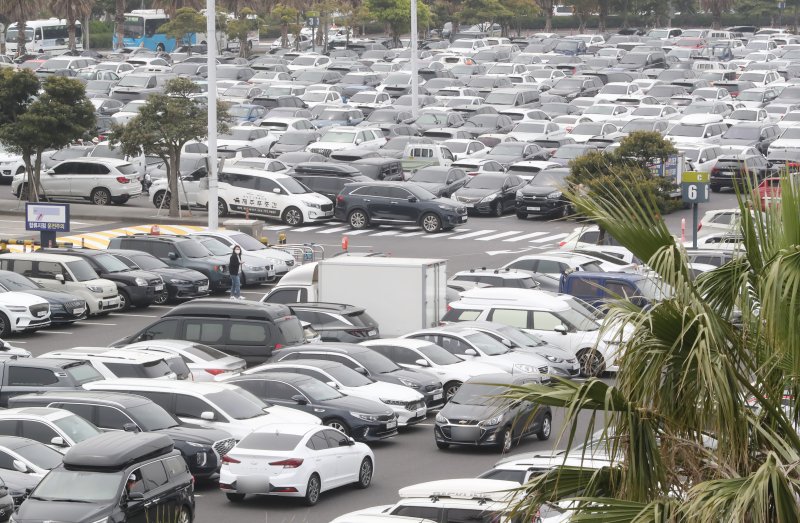 제주국제공항 주차장(자료사진)/뉴스1
