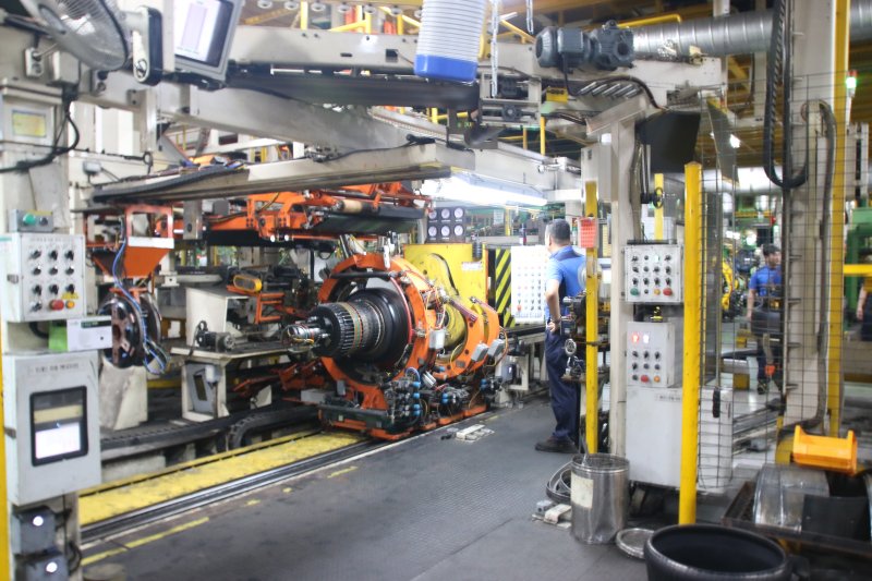 [광주=뉴시스] 금호타이어가 17일 광주공장 재가동을 위해 1공장 성형기 시험 가동에 들어갔다. (사진=금호타이어 제공). 2025.09.27. photo@newsis.com