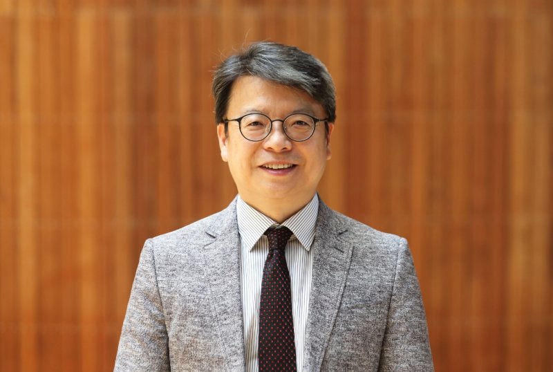 [서울=뉴시스] 한국정치학회 제55대 회장으로 윤종빈 명지대 교수가 취임했다. 사진은 윤종빈 교수. (사진=명지대 제공) 2025.12.09. photo@newsis.com *재판매 및 DB 금지