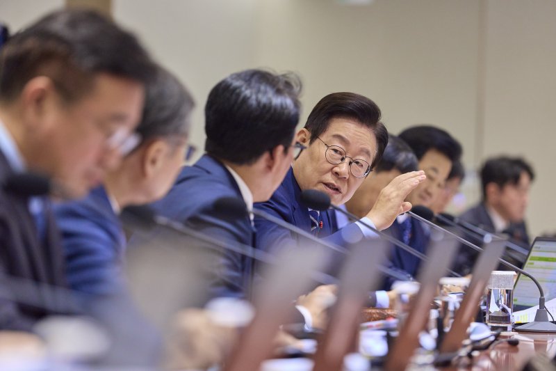 이재명 대통령이 2일 서울 용산 대통령실 청사에서 열린 국무회의에서 발언하고 있다. (대통령실 제공. 재판매 및 DB 금지) 2025.12.2/뉴스1 ⓒ News1 이재명 기자