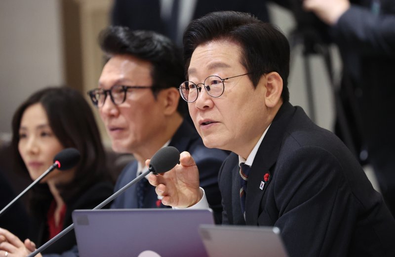 [서울=뉴시스] 고범준 기자 = 이재명 대통령이 9일 서울 용산 대통령실 청사에서 열린 국무회의에서 발언하고 있다. (대통령실통신사진기자단) 2025.12.09. bjko@newsis.com