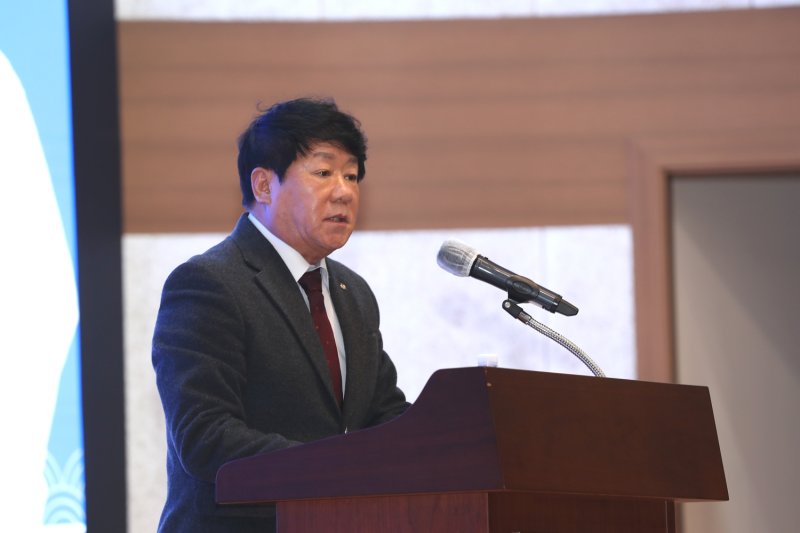 지난 1월 2일 신협중앙회관 대강당에서 개최된 2025년 시무식에서 김윤식 신협중앙회장이 신년사를 발표하고 있다. (사진=신협 제공) *재판매 및 DB 금지