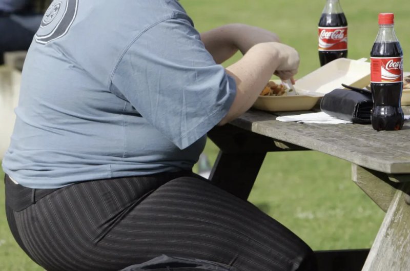 [런던=AP/뉴시스] 사진은 런던 공원에서 식사중인 시민. 본문과 관련 없는 사진 (사진=뉴시스DB) 2024.12.09. photo@newsis.com *재판매 및 DB 금지