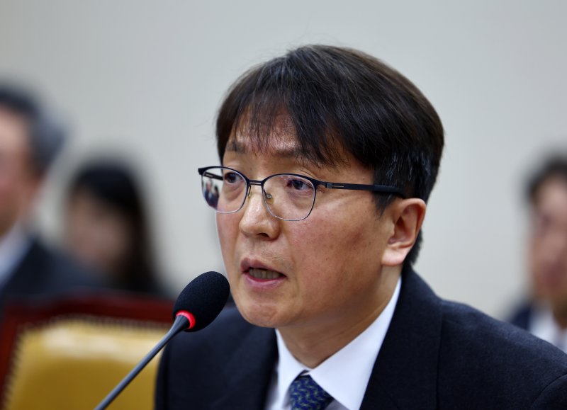 [서울=뉴시스] 김명년 기자 = 박대준 쿠팡 대표이사가 2일 오전 서울 여의도 국회에서 열린 과학기술정보방송통신위원회 전체회의에 출석해 질의에 답변하고 있다. 2025.12.02. kmn@newsis.com