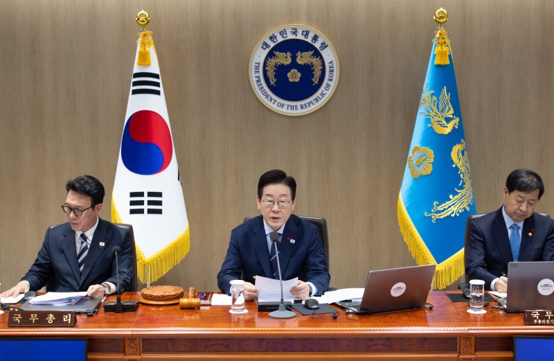이재명 대통령이 2일 서울 용산 대통령실 청사에서 열린 국무회의에서 발언하고 있다. (대통령실 제공. 재판매 및 DB 금지) 2025.12.2/뉴스1 ⓒ News1 이재명 기자