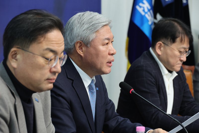 서왕진 조국혁신당 원내대표가 7일 서울 여의도 국회에서 기자간담회를 하고 있다. 2025.12.7/뉴스1 ⓒ News1 신웅수 기자