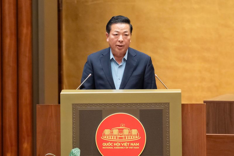 짠 홍 민 베트남 건설부 장관이 지난 8일 국회 회의에서 북남고속철도 사업의 부지 정리·보상을 독립 프로젝트로 분리하는 방안을 제안하고 있다. 베트남 정부 제공